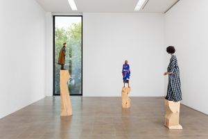 Exhibition view: Francis Upritchard, _A Loose Hold_, Kunsthaus Pasquart, Bienne (18 September–20 November 2022). Courtesy the artist and Kate MacGarry. Photos: Angus Mill.